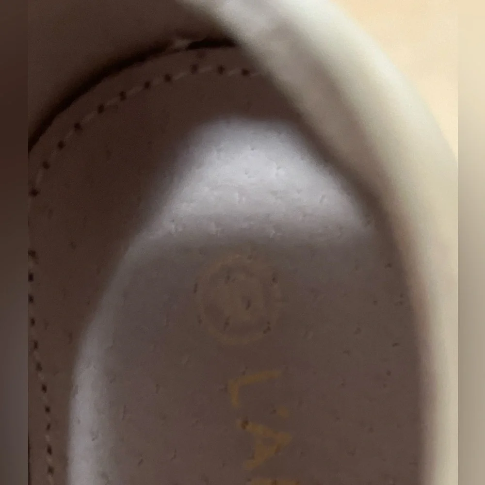 L’Amour White Leather Mary Jane’s - Picture 6 of 7